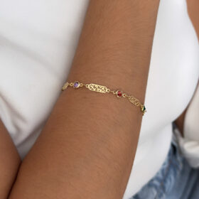 Pulseira Pedrinhas Coloridas Separadas por Plaquinhas-22cm